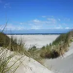 Strandslag 157 For 4 Guests Near Sea Julianadorp
